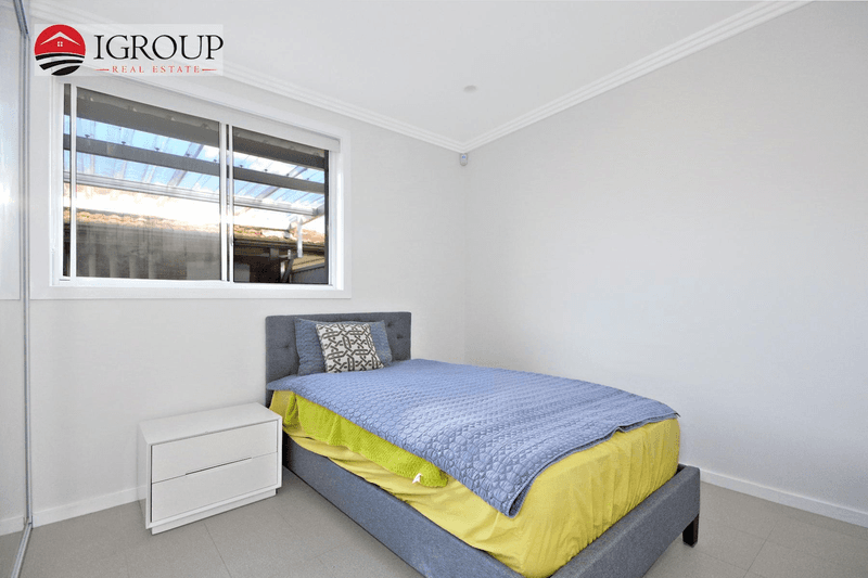 49 Jacaranda Dr, Georges Hall, NSW 2198