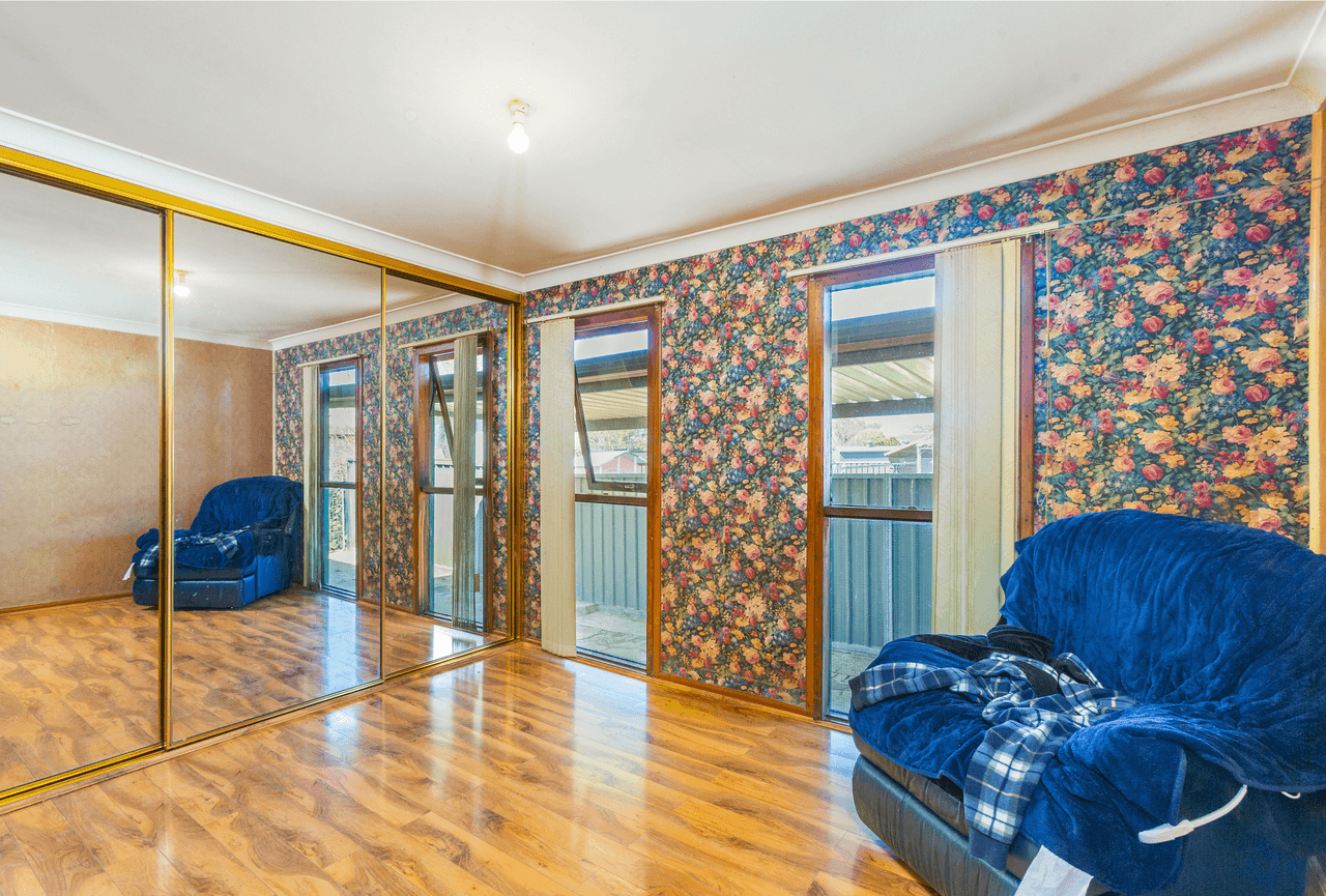 27 Melanesia Avenue, LETHBRIDGE PARK, NSW 2770