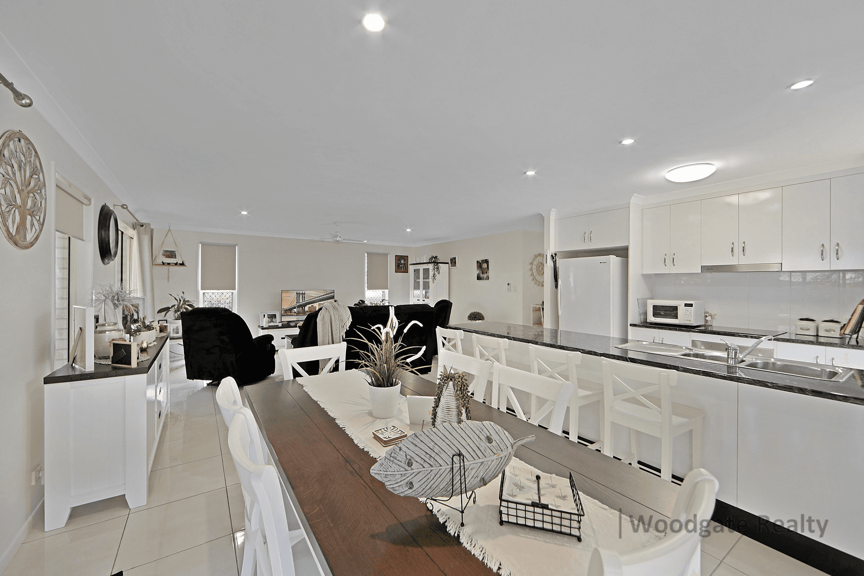 16 Sunset Avenue, WOODGATE, QLD 4660