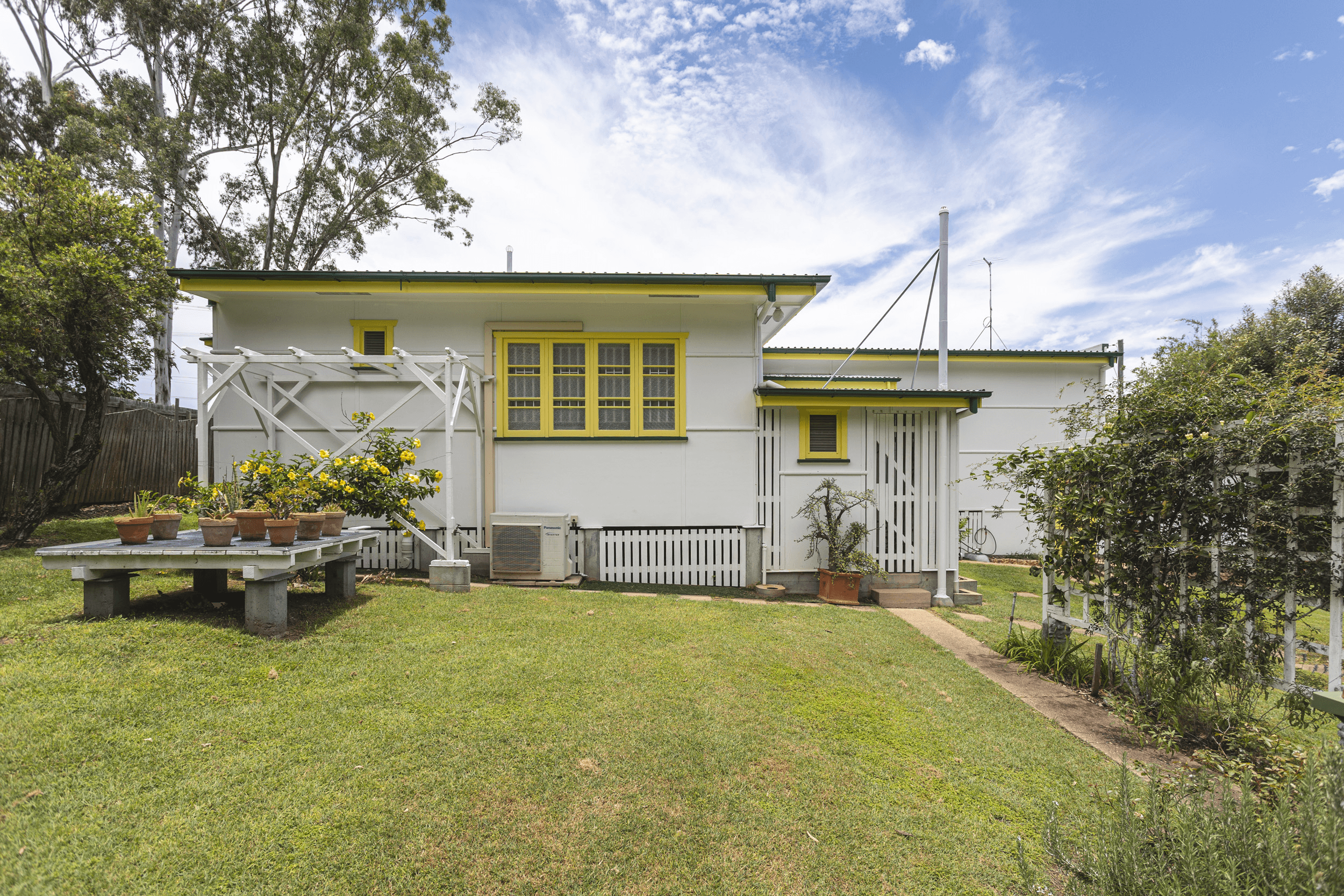 111 PINE MOUNTAIN ROAD, BRASSALL, QLD 4305