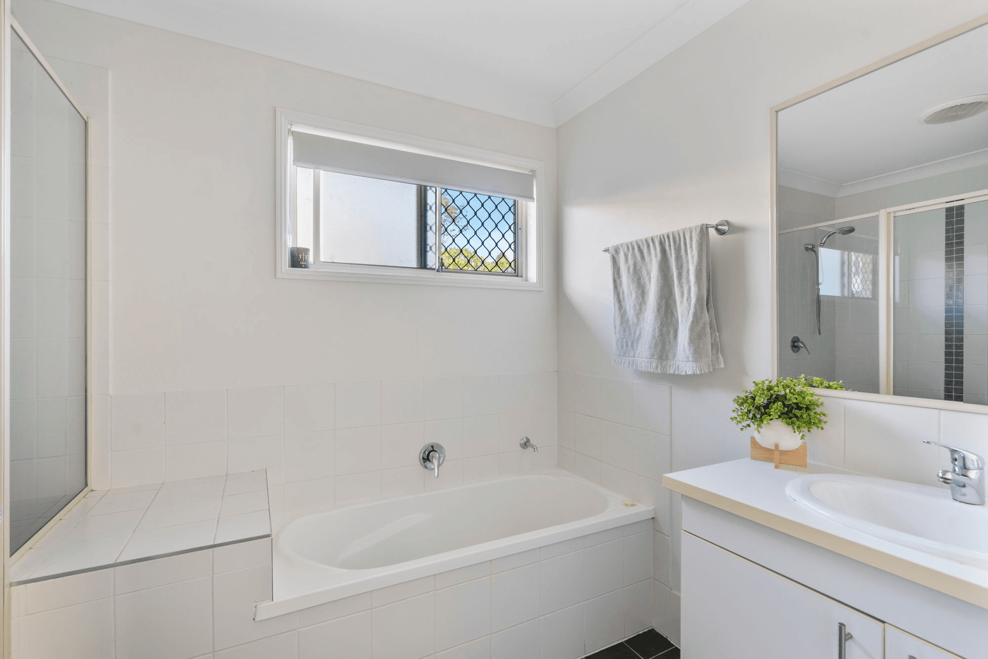 11 Aspect Terrace, SPRINGFIELD LAKES, QLD 4300