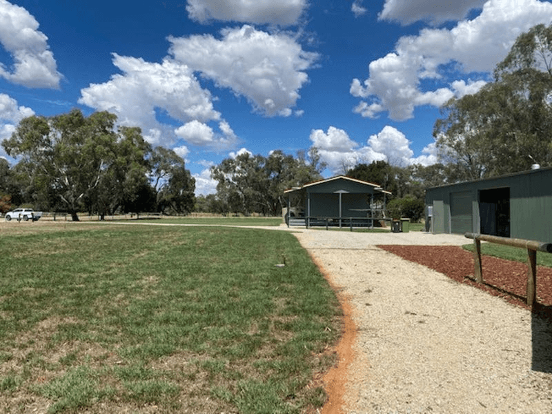 113 Glenview Drive, BARHAM, NSW 2732