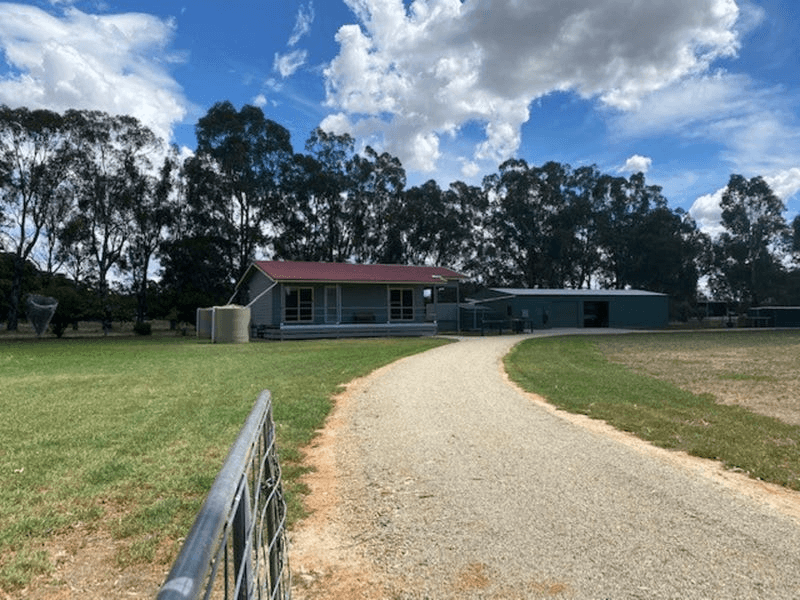 113 Glenview Drive, BARHAM, NSW 2732