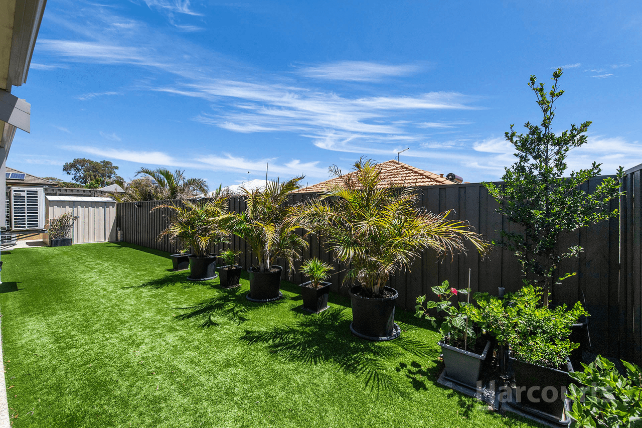 11 Jennerae Bend, HALLS HEAD, WA 6210