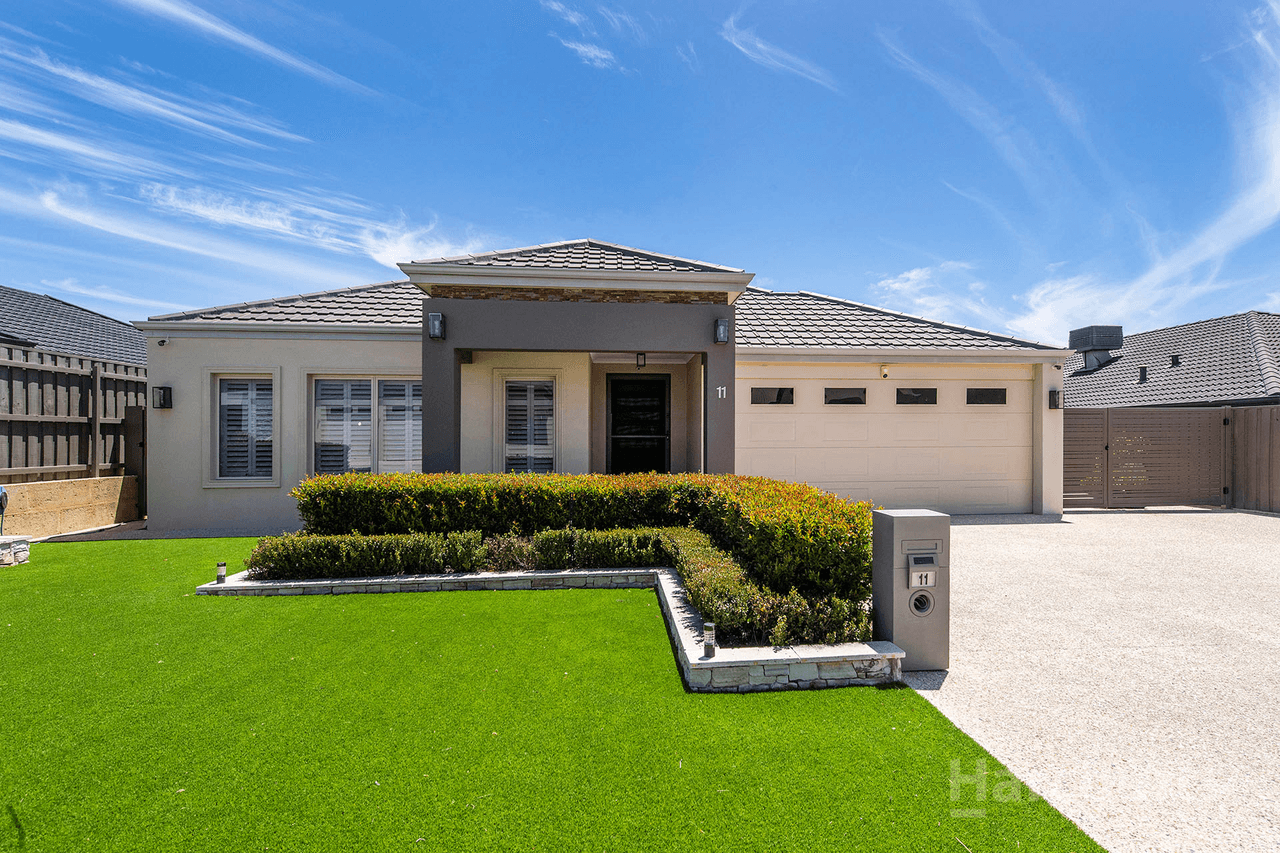 11 Jennerae Bend, HALLS HEAD, WA 6210