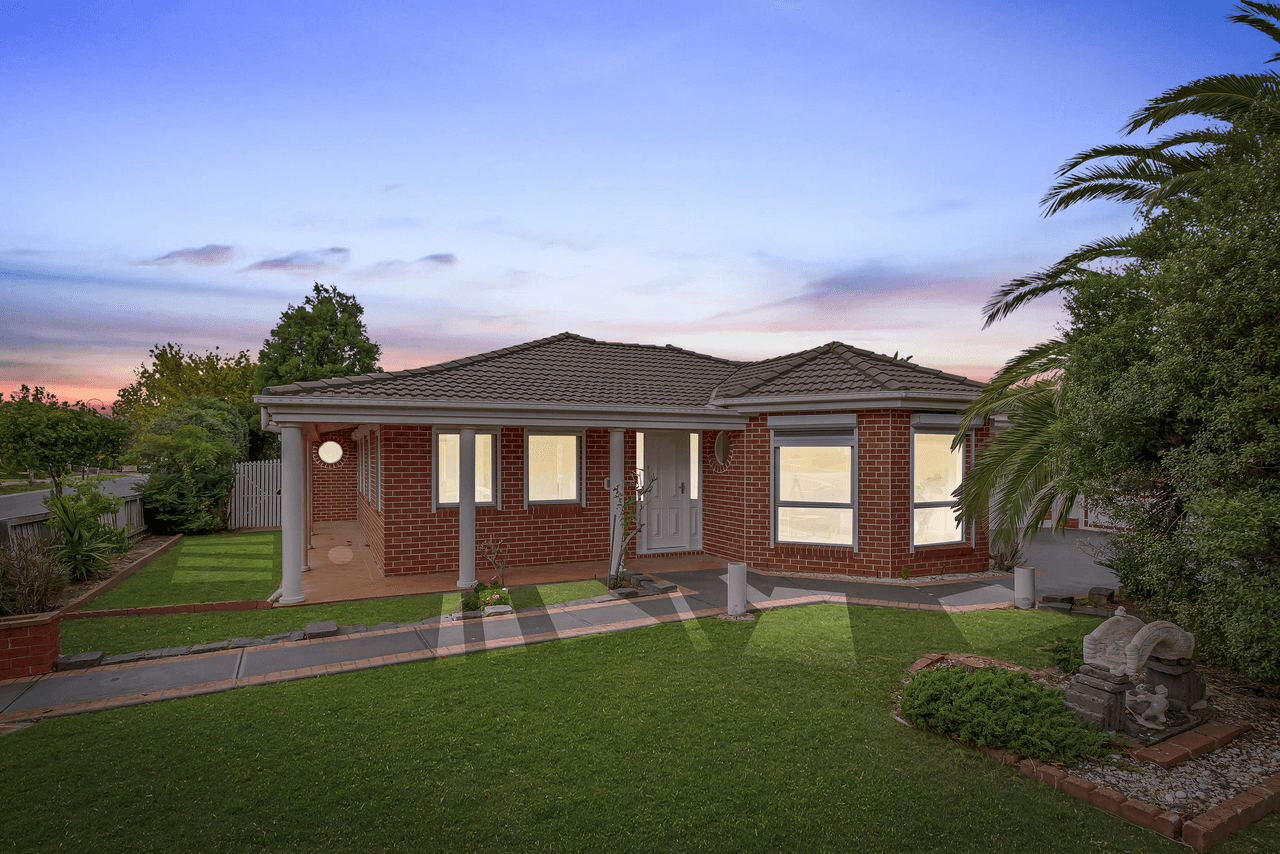 1 Pratt Close, TAYLORS LAKES, VIC 3038