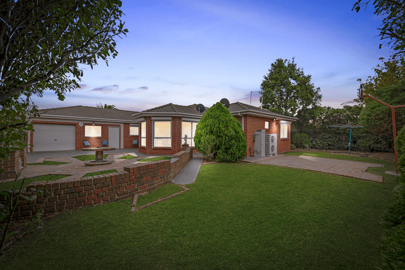 1 Pratt Close, TAYLORS LAKES, VIC 3038