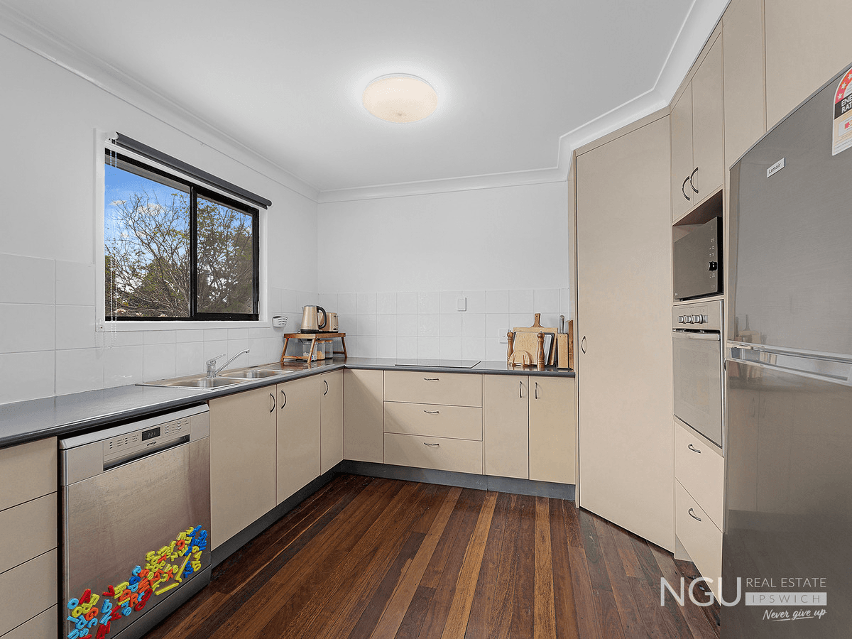 34 Selwyn Street, North Booval, QLD 4304