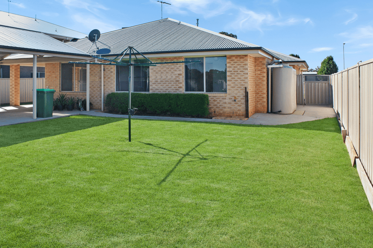 25 Chisnall Street, COROWA, NSW 2646