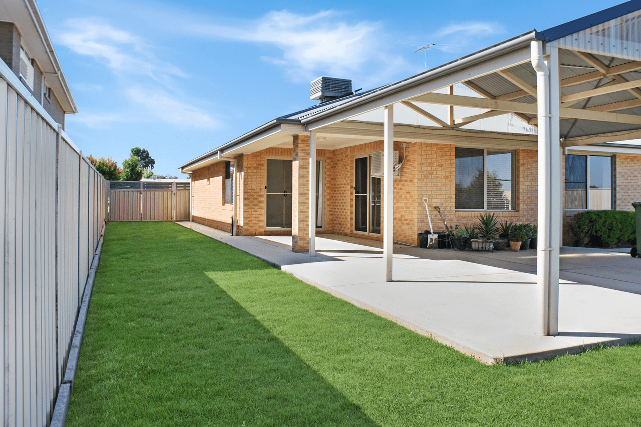 25 Chisnall Street, COROWA, NSW 2646