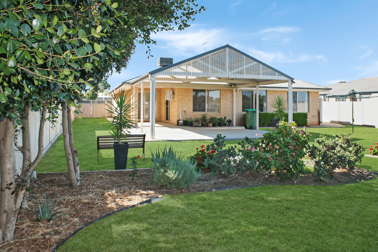 25 Chisnall Street, COROWA, NSW 2646