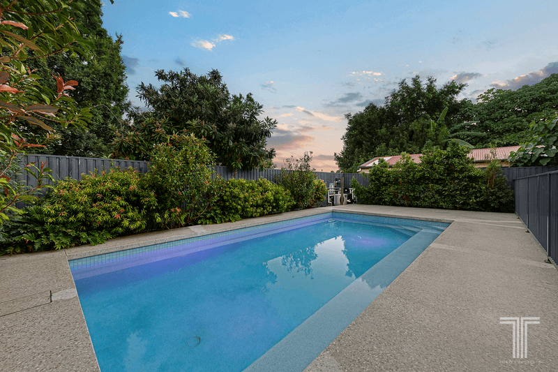 101 Victor Street, Holland Park, QLD 4121