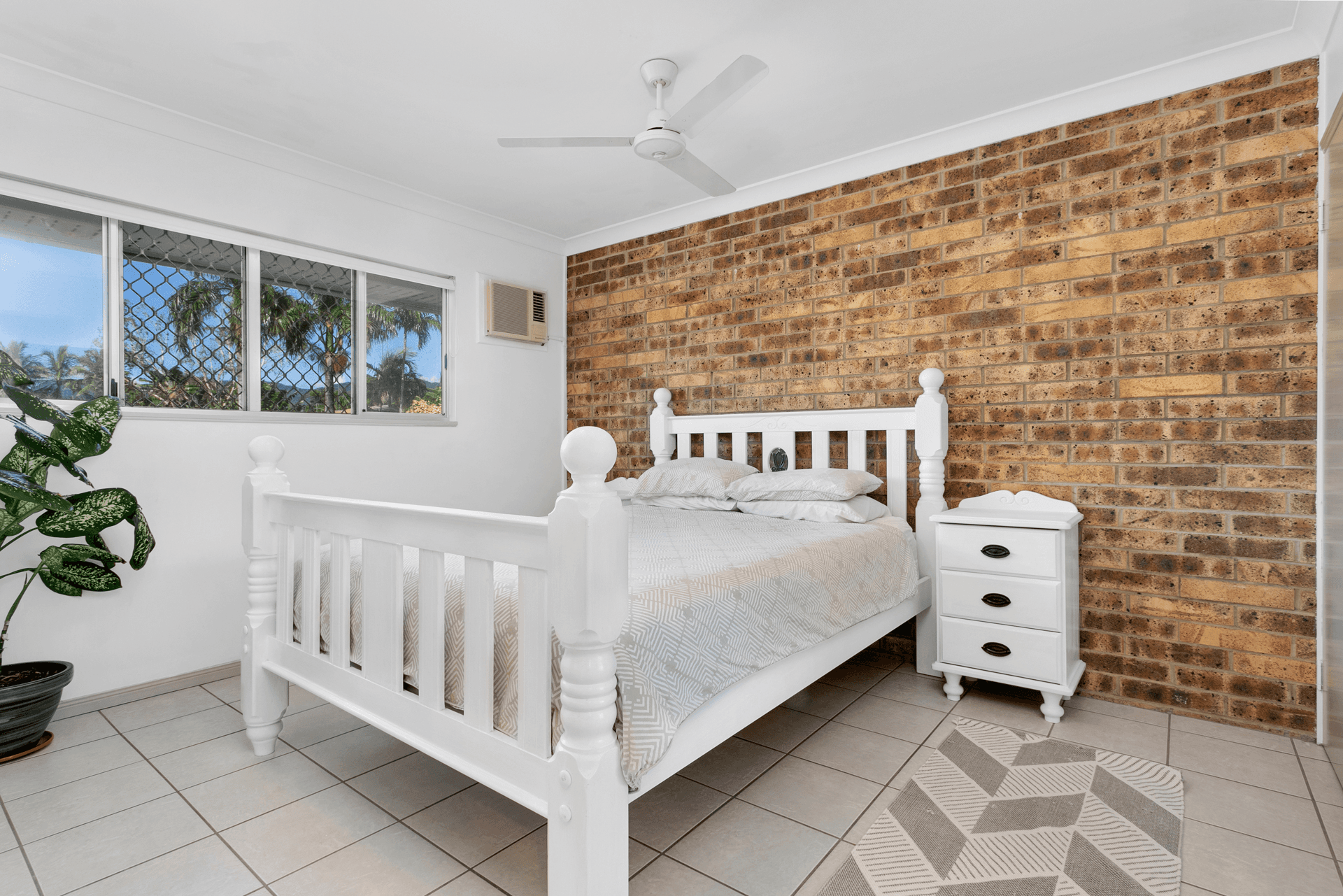 4/69 Pease Street, MANOORA, QLD 4870