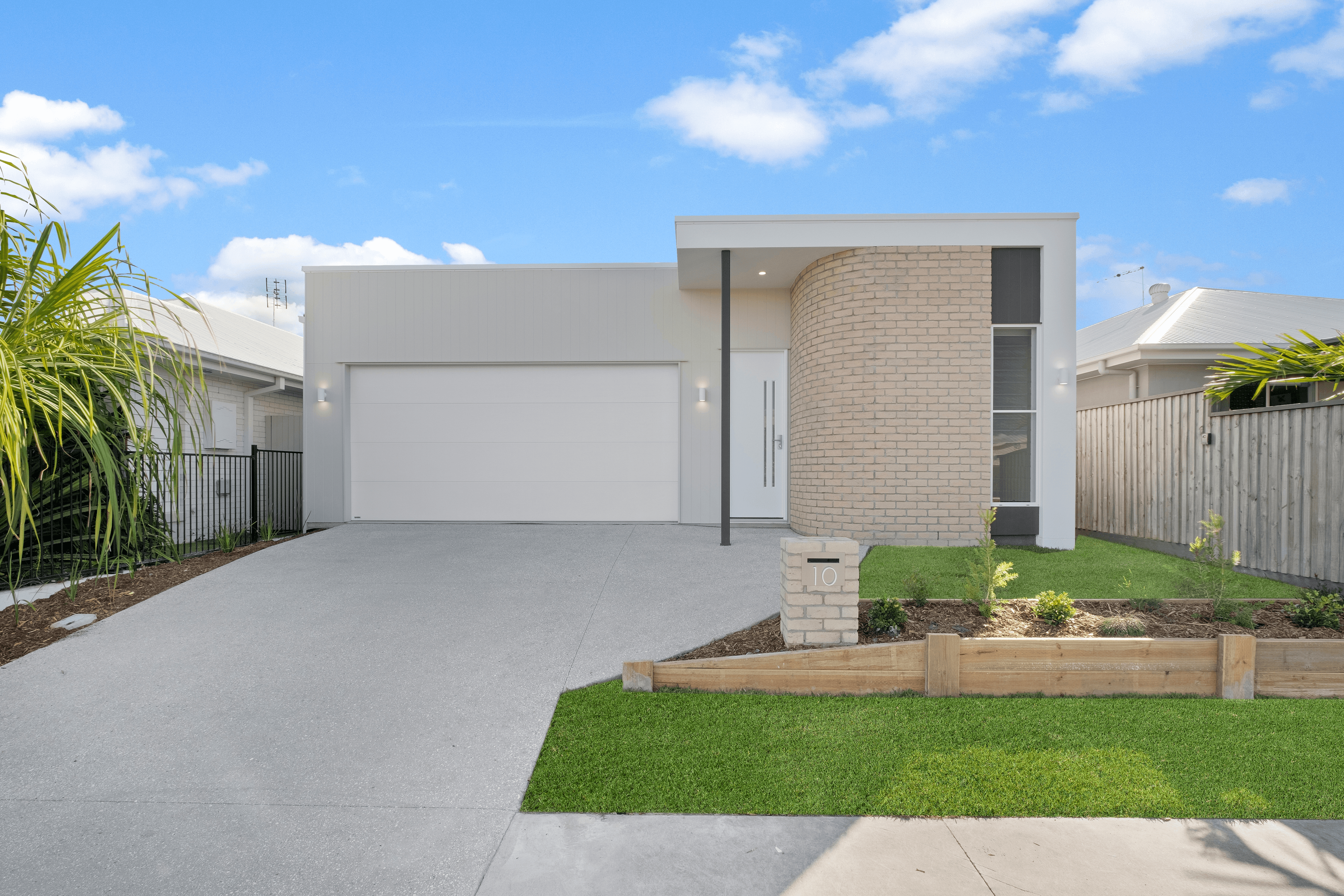 10 Village Green Boulevard, Palmview, QLD 4553