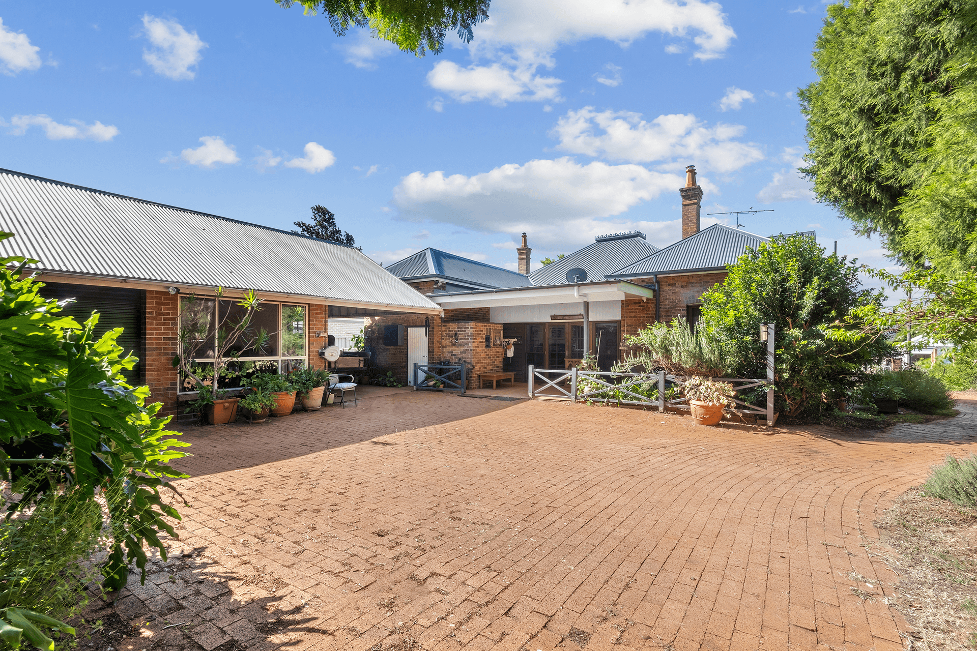 128 James Street, South Toowoomba, QLD 4350