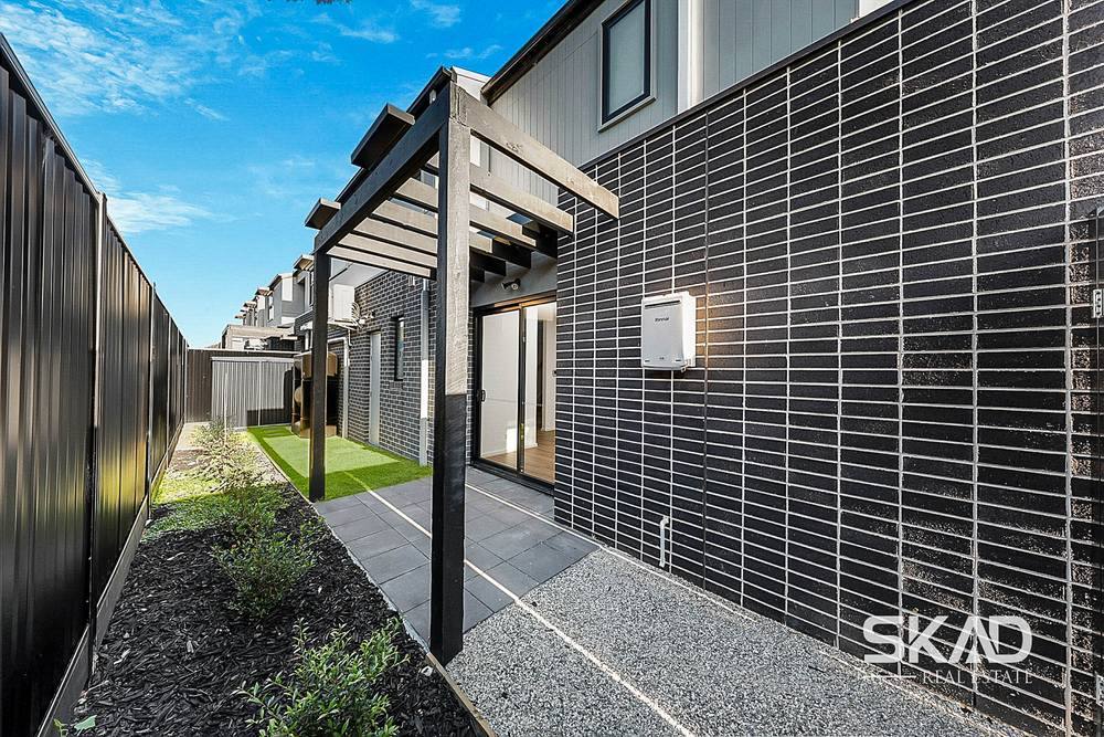 1/6 Lambassa Grove, RESERVOIR, VIC 3073
