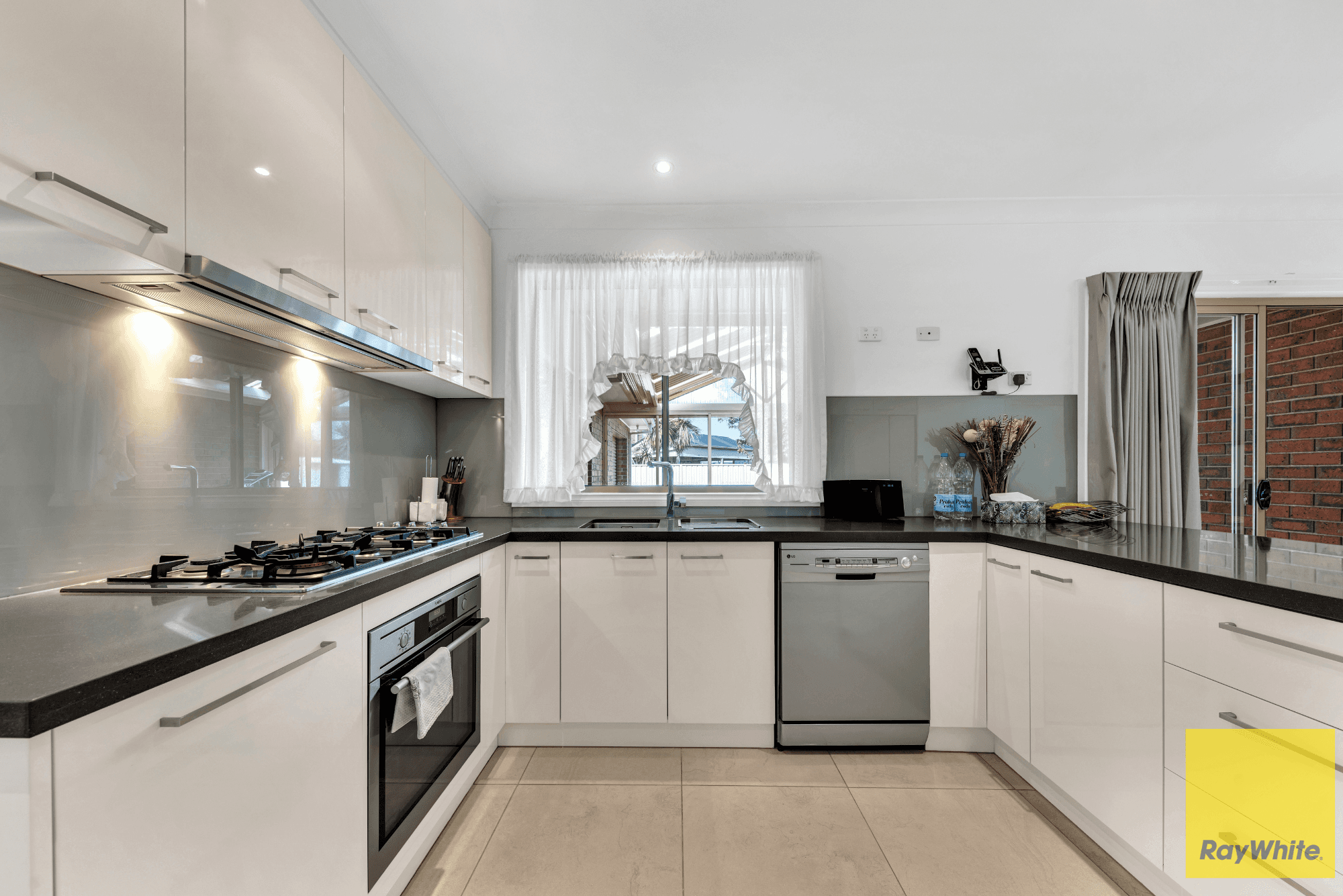 6 Kelso Way, POINT COOK, VIC 3030