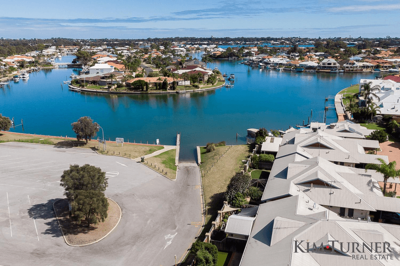 2/1 Waterside Drive, DUDLEY PARK, WA 6210