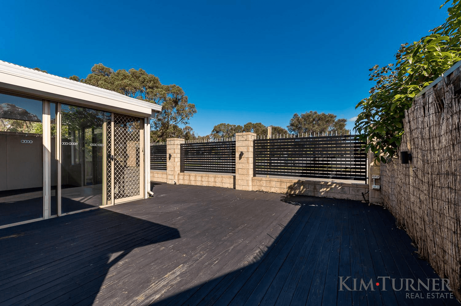 2/1 Waterside Drive, DUDLEY PARK, WA 6210