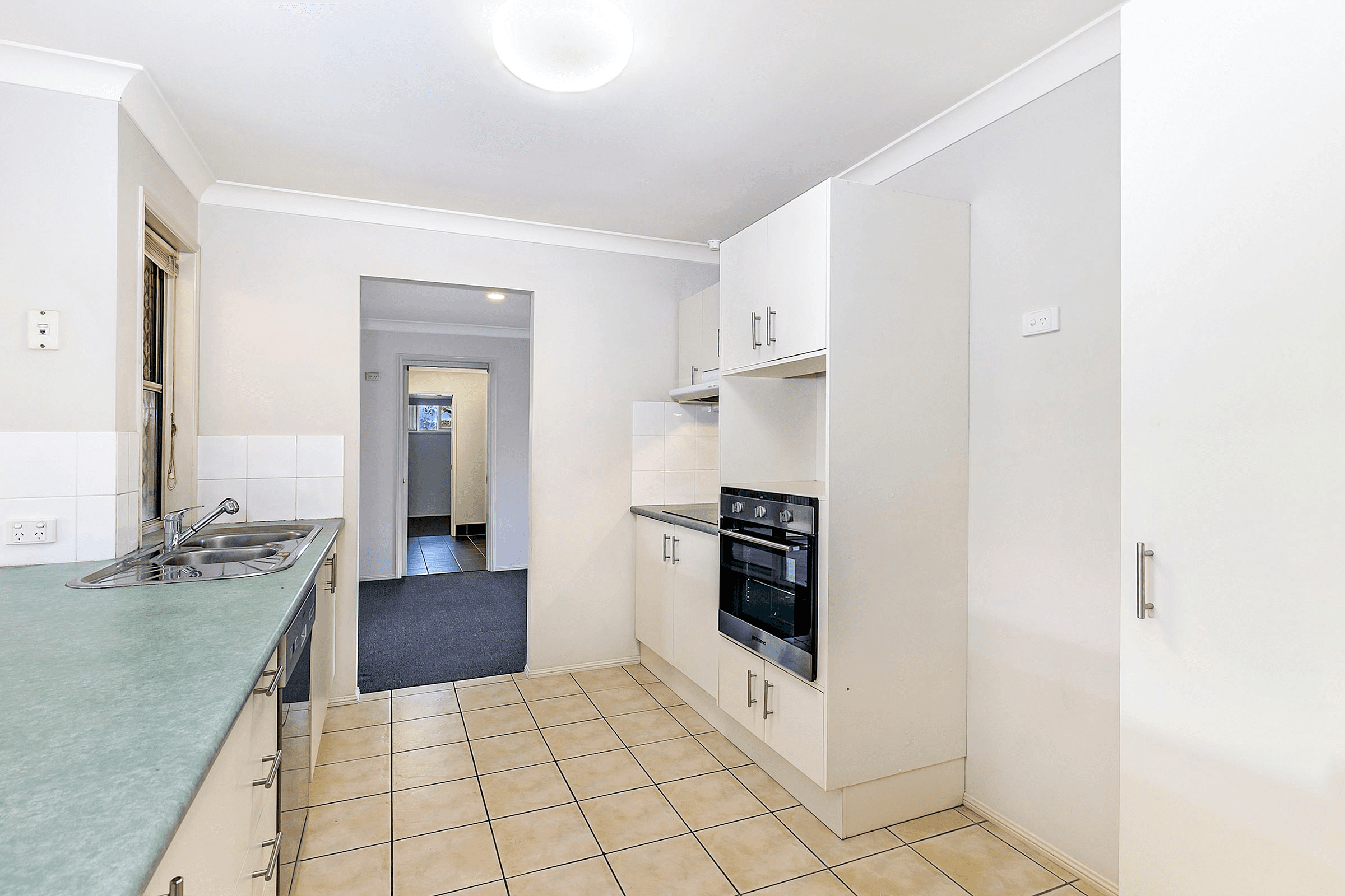 43 Shelduck Place, CALAMVALE, QLD 4116