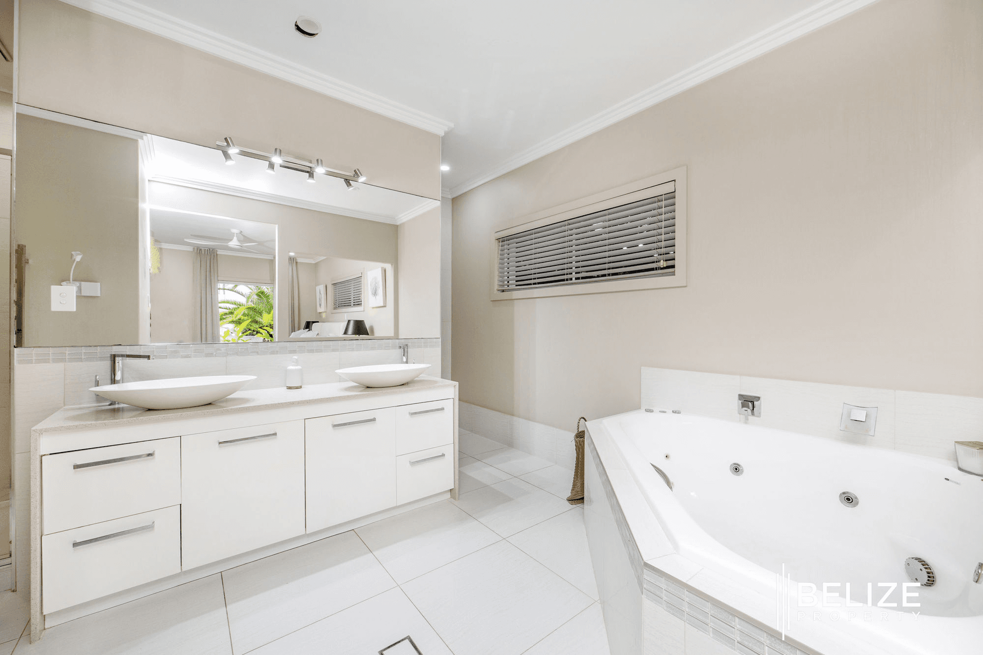 31 Windward Place, JACOBS WELL, QLD 4208