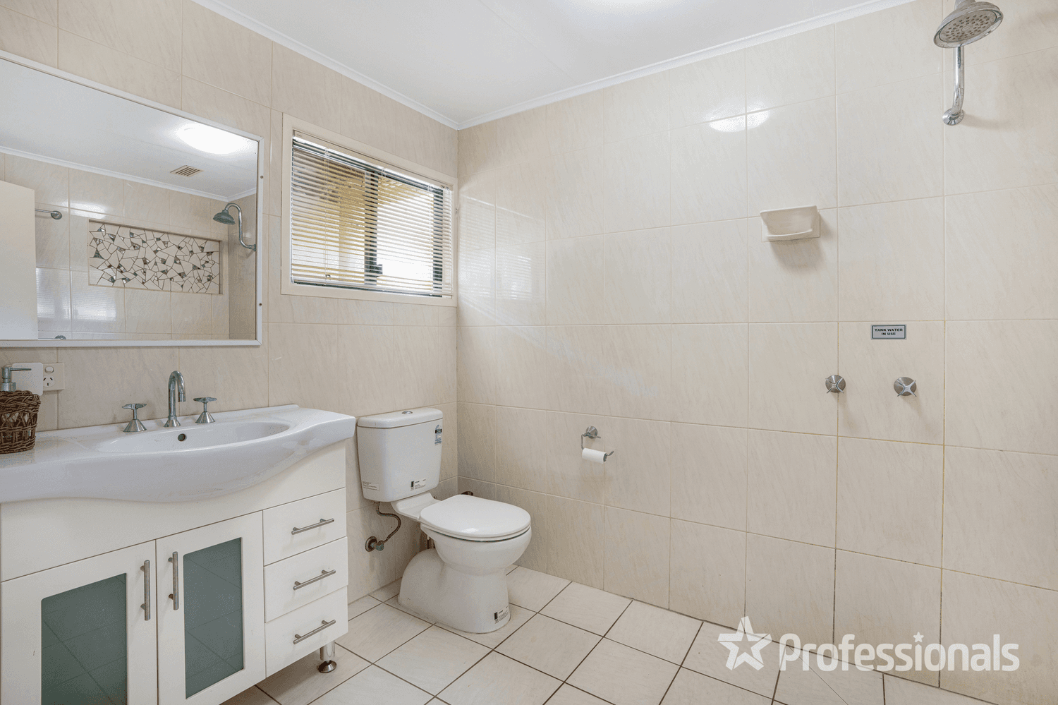 10 Stockman Court, Pomona, QLD 4568