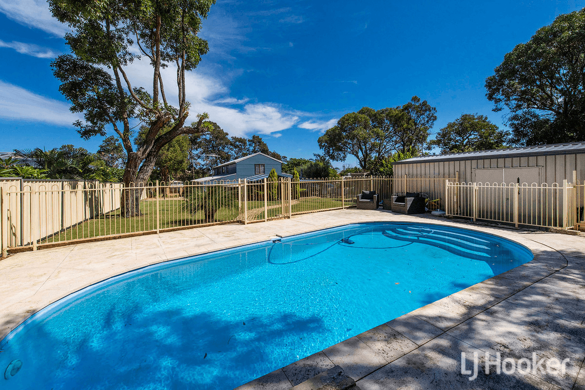 17 Touchstone Drive, DAWESVILLE, WA 6211