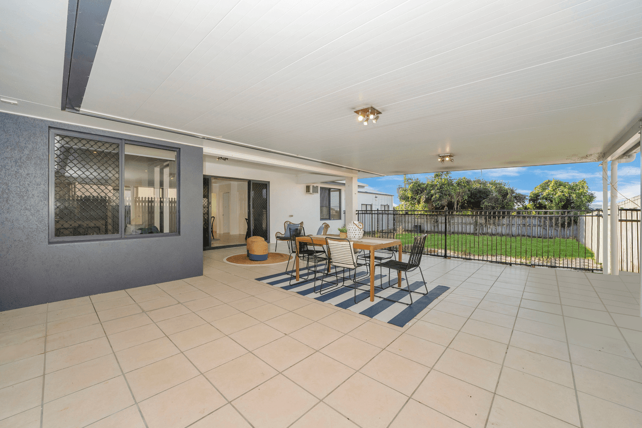 24 Hilton Way, MOUNT LOUISA, QLD 4814