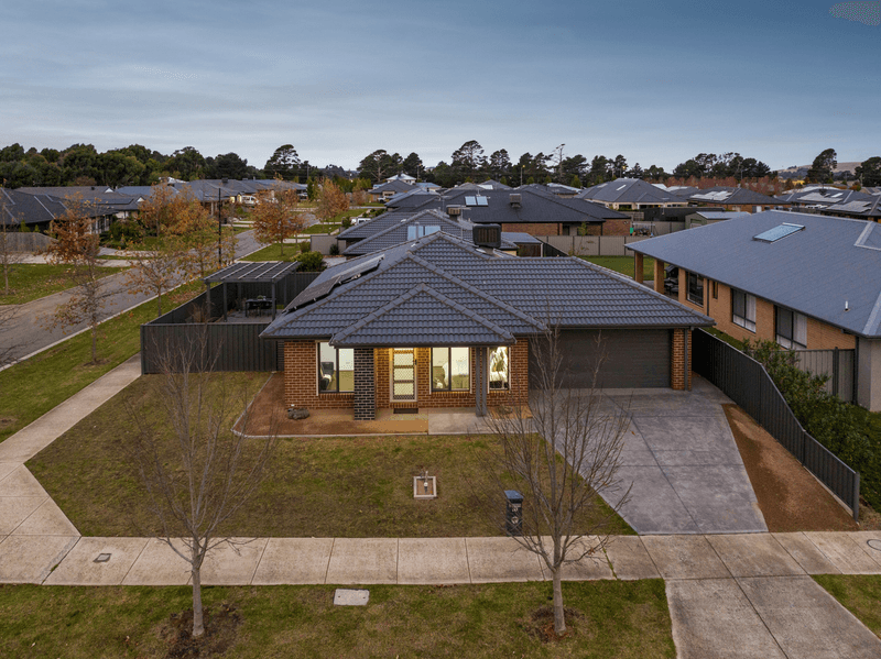 19 Parkside Avenue, ROMSEY, VIC 3434