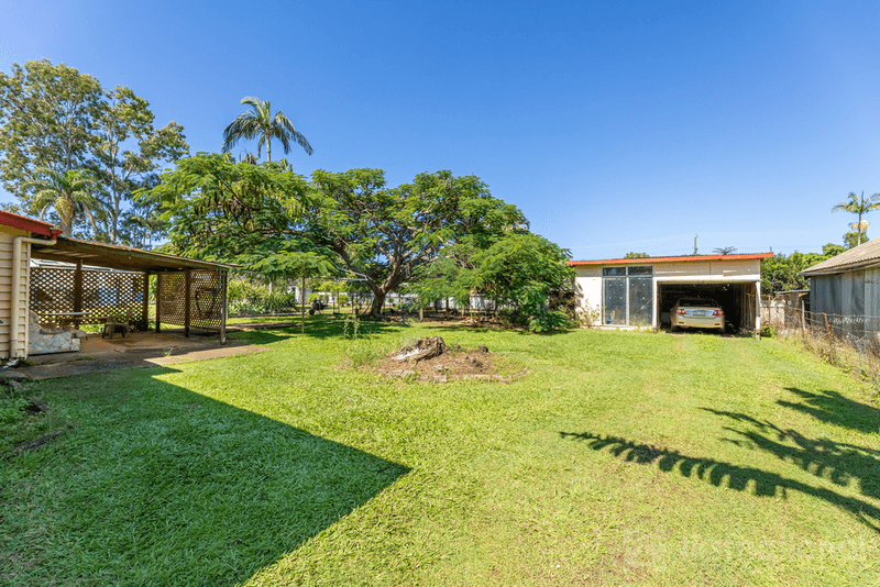 16 DYER STREET, LANDSBOROUGH, QLD 4550