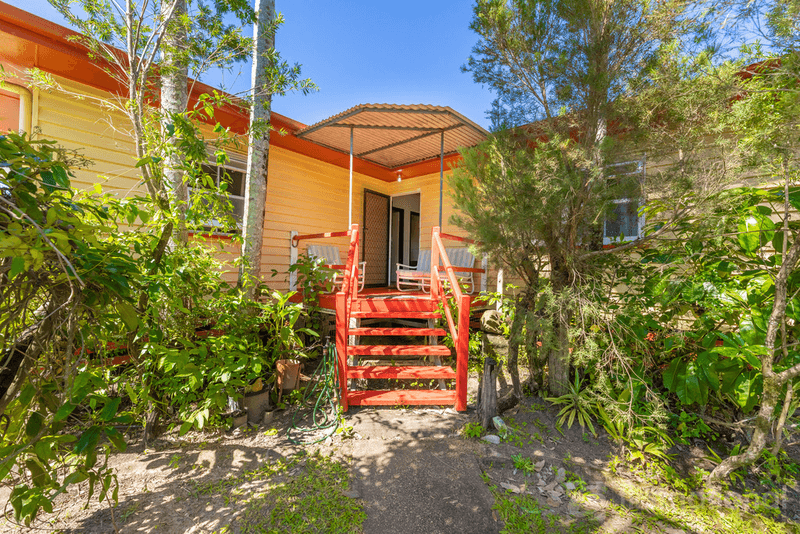 16 DYER STREET, LANDSBOROUGH, QLD 4550