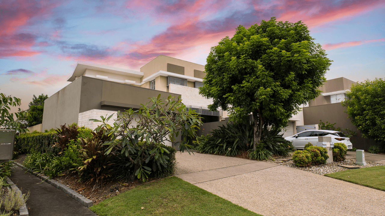 6083 Lugano Dr, Hope Island, QLD 4212