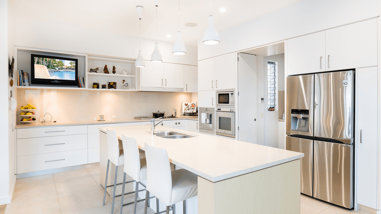 6074 Lugano Dr, Hope Island, QLD 4212