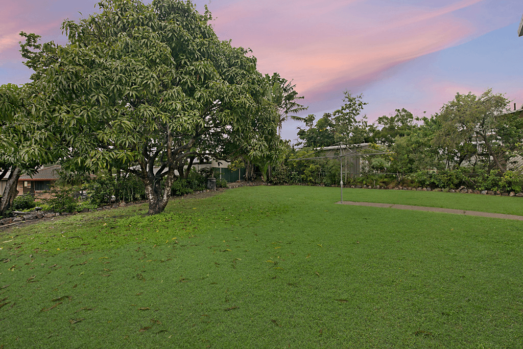 52 BARBARALLA Drive, SPRINGWOOD, QLD 4127