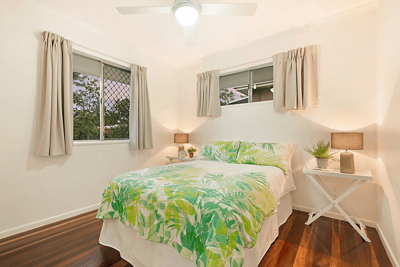 52 BARBARALLA Drive, SPRINGWOOD, QLD 4127