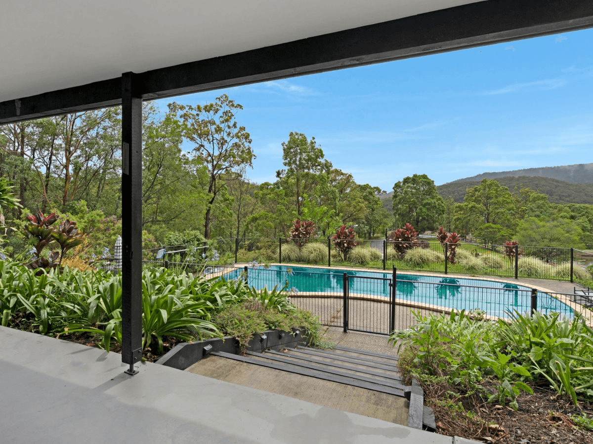 30 Lyminge Court, BONOGIN, QLD 4213