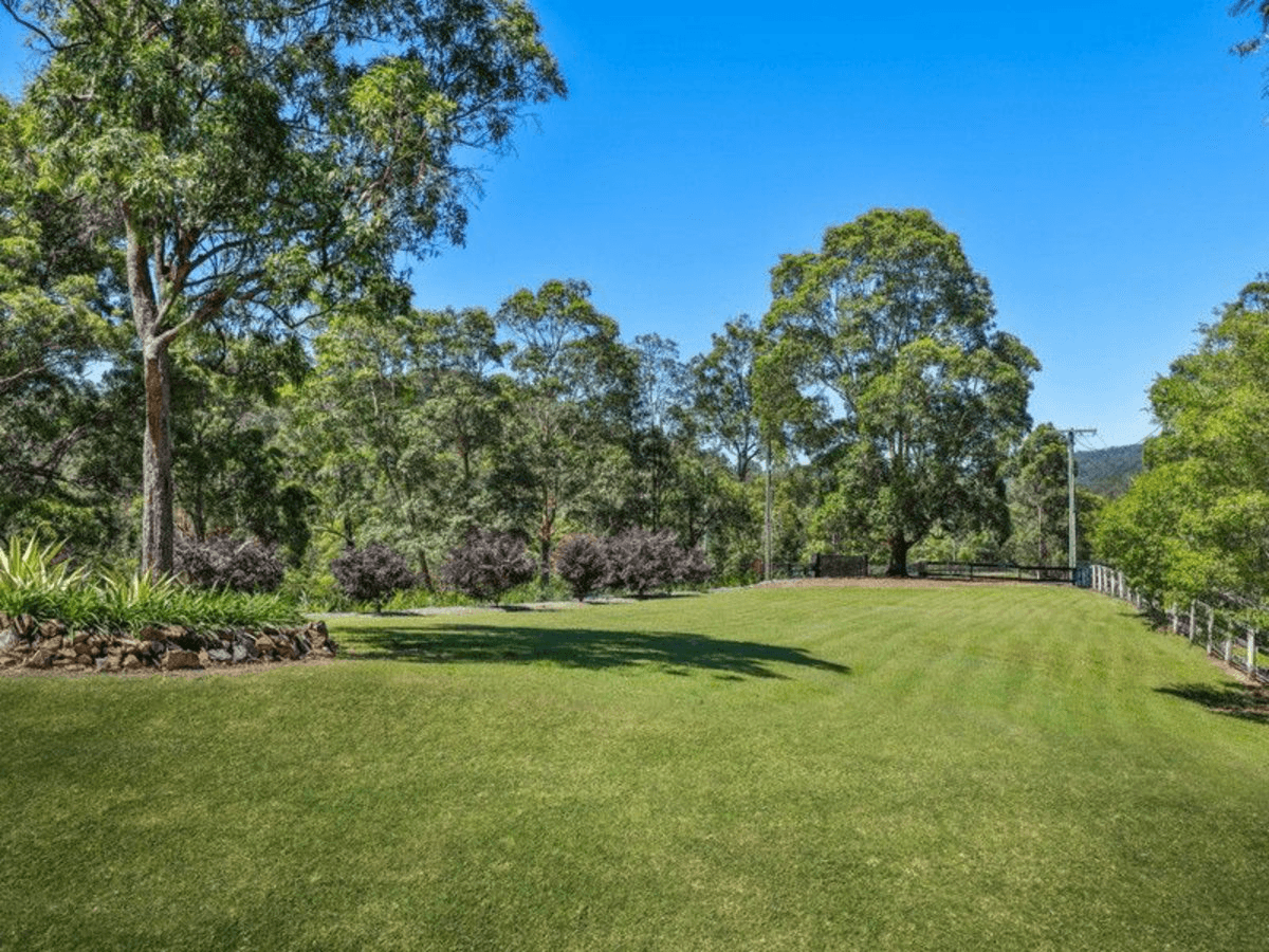 30 Lyminge Court, BONOGIN, QLD 4213