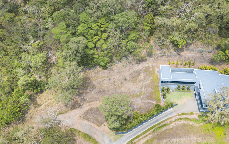 9 KNOWLES STREET, WHITFIELD, QLD 4870