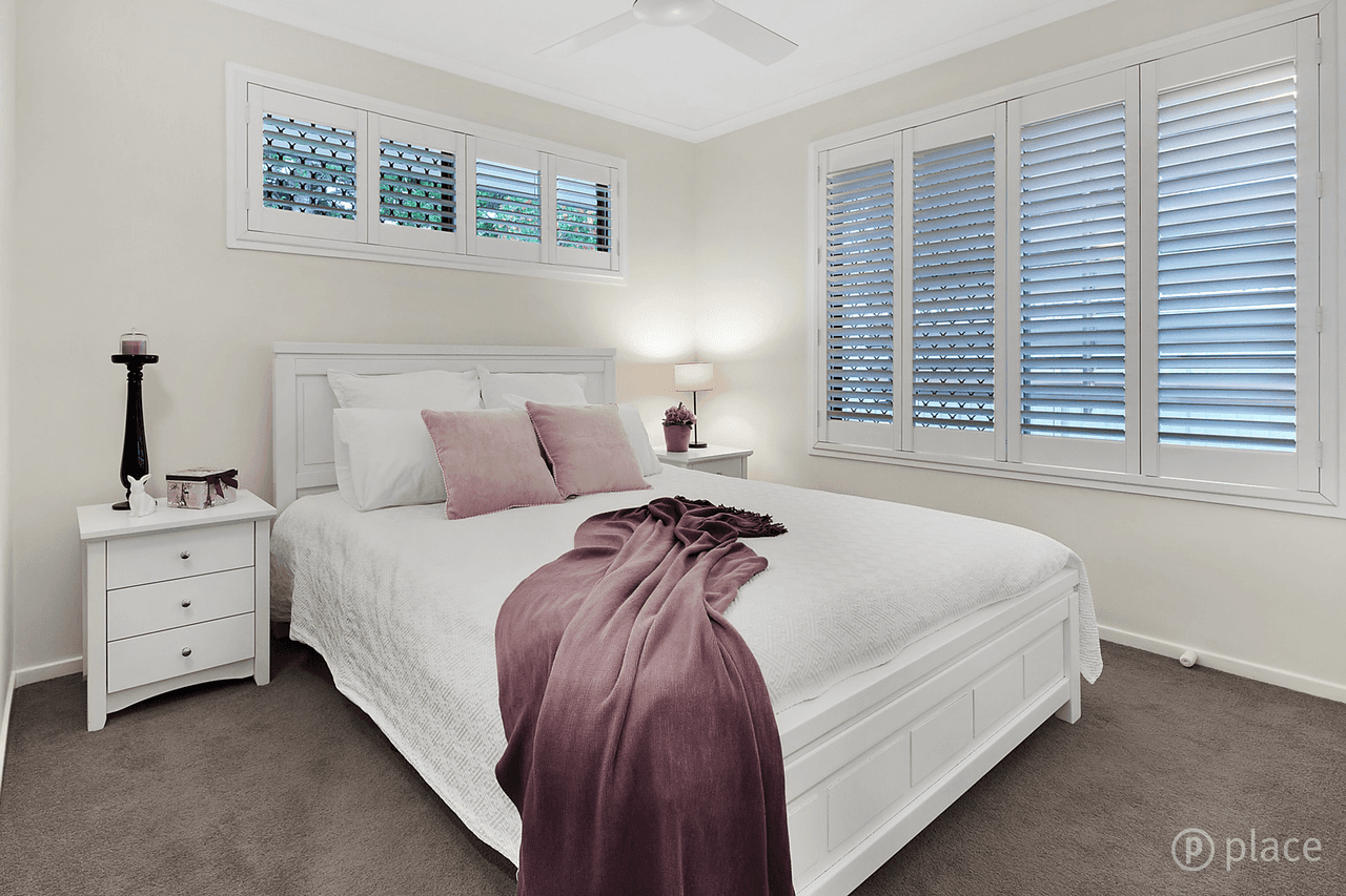 9 Halmore Place, Chapel Hill, QLD 4069