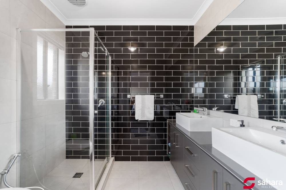 11 Suffolk Place, AINTREE, VIC 3336