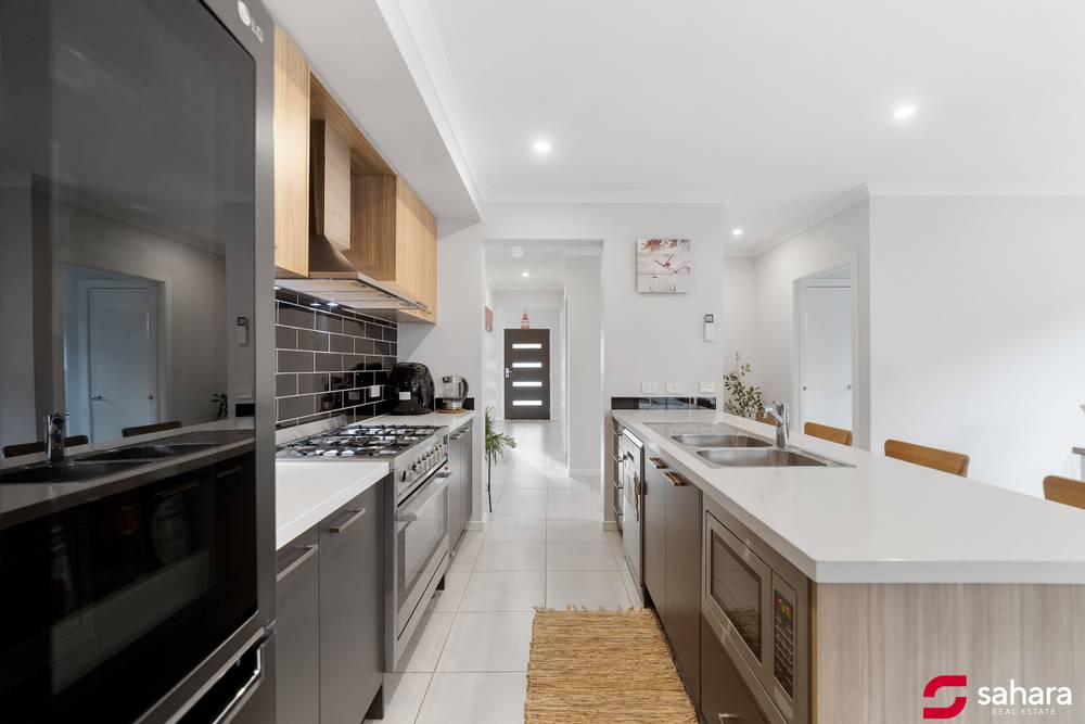 11 Suffolk Place, AINTREE, VIC 3336
