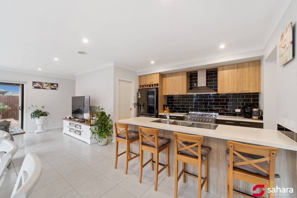 11 Suffolk Place, AINTREE, VIC 3336