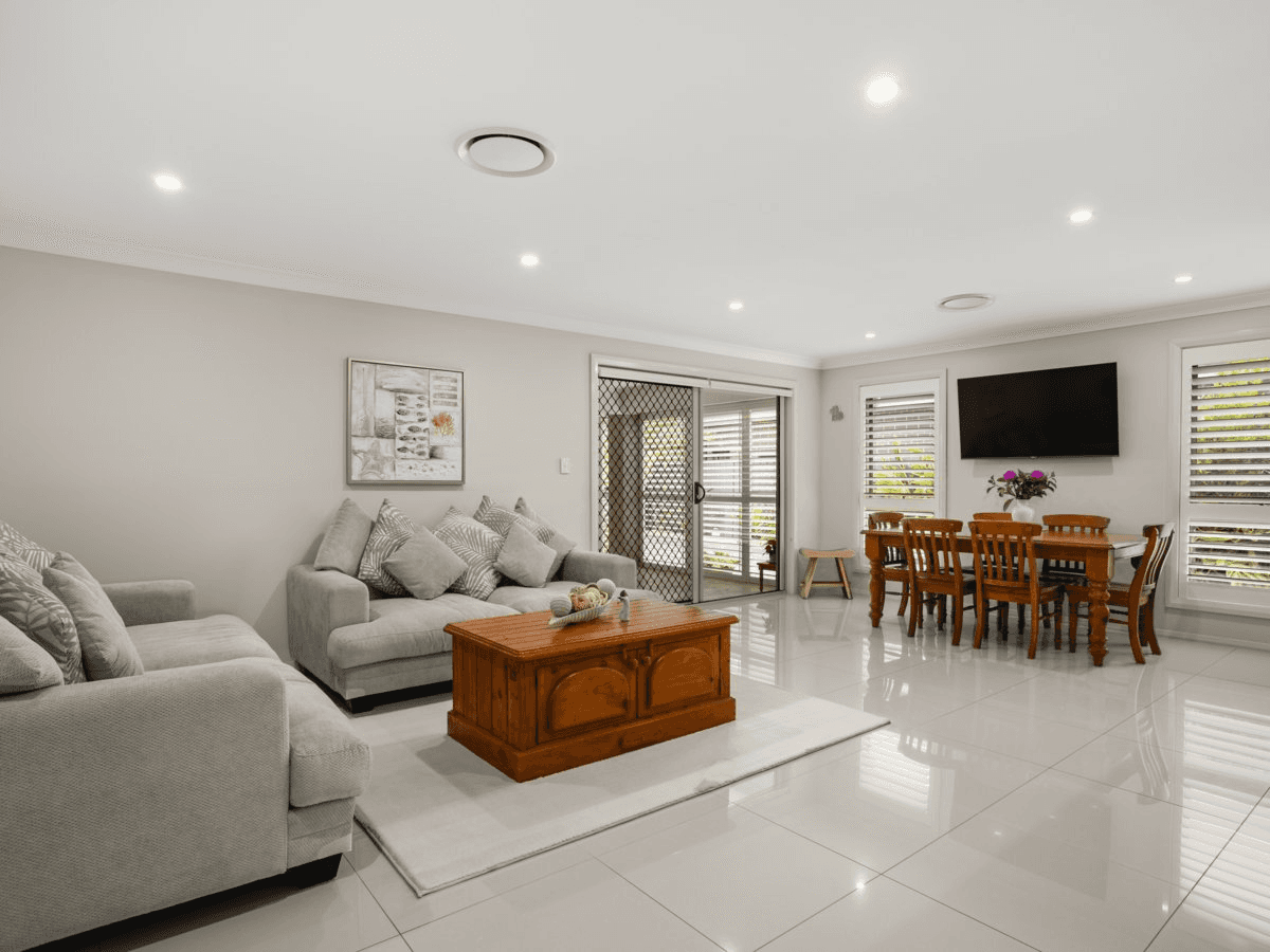 4 Threadfin Court, OLD BAR, NSW 2430