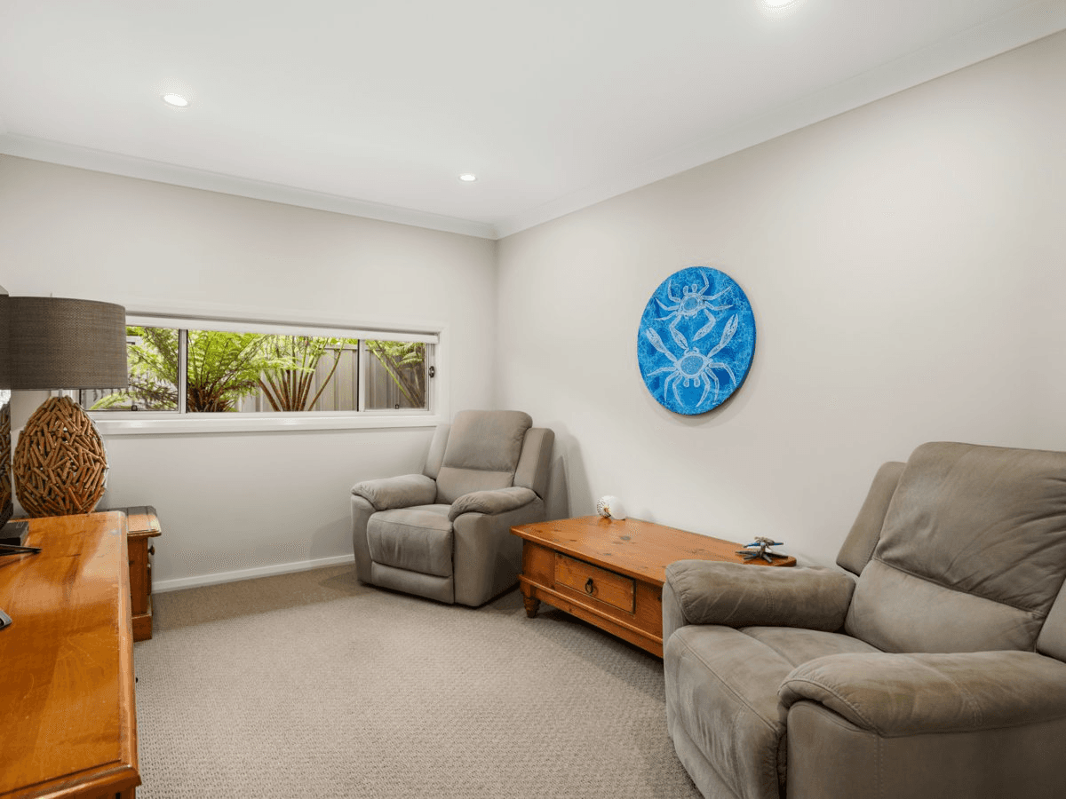 4 Threadfin Court, OLD BAR, NSW 2430