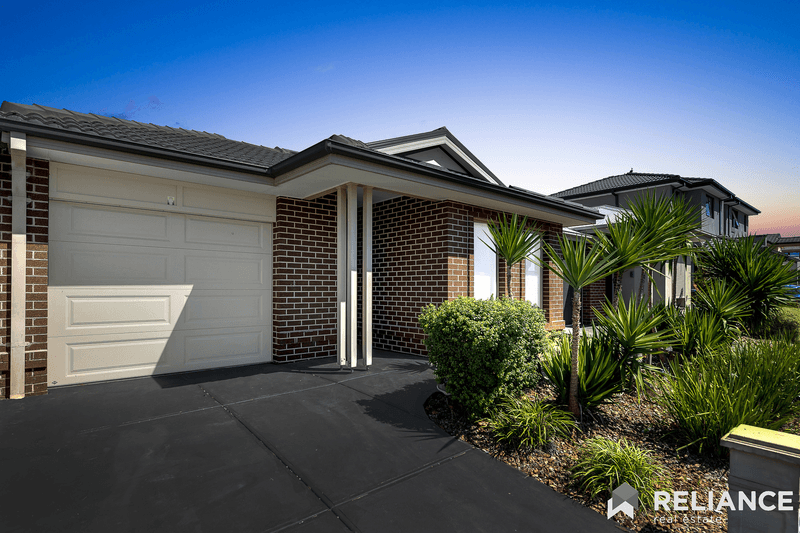 1/77 Hemsley Promenade, Point Cook, VIC 3030