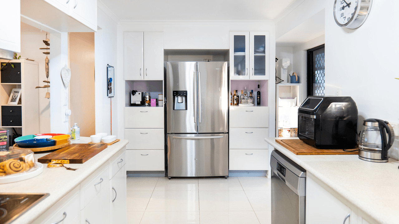 6 Willcox Ct, Highland Park, QLD 4211