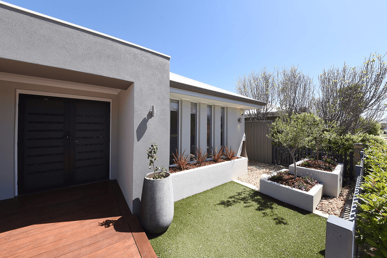 28 Hollington Boulevard, Alkimos, WA 6038