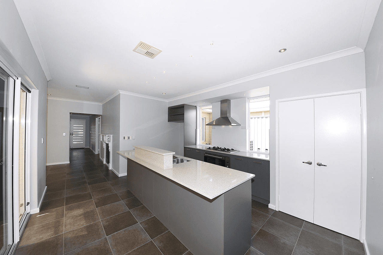 28 Hollington Boulevard, Alkimos, WA 6038