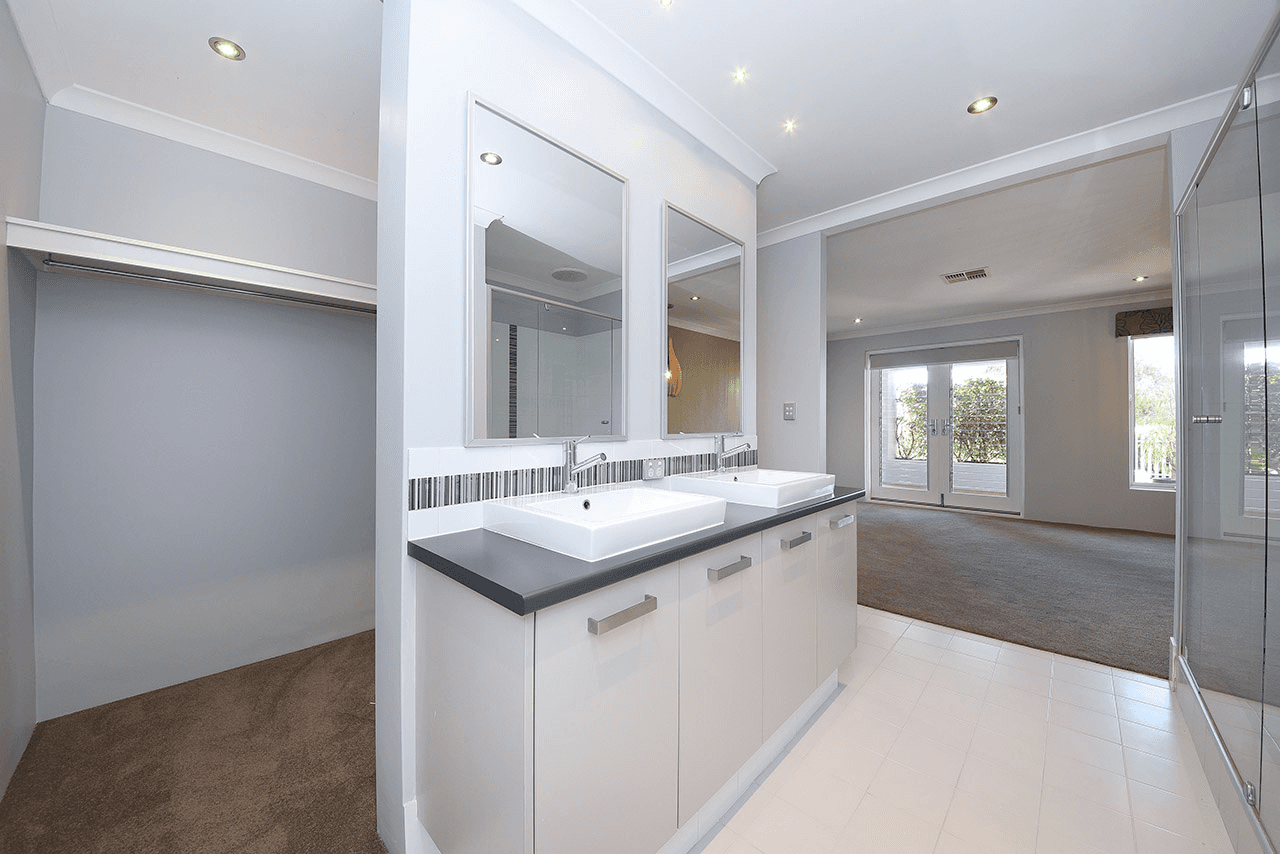 28 Hollington Boulevard, Alkimos, WA 6038