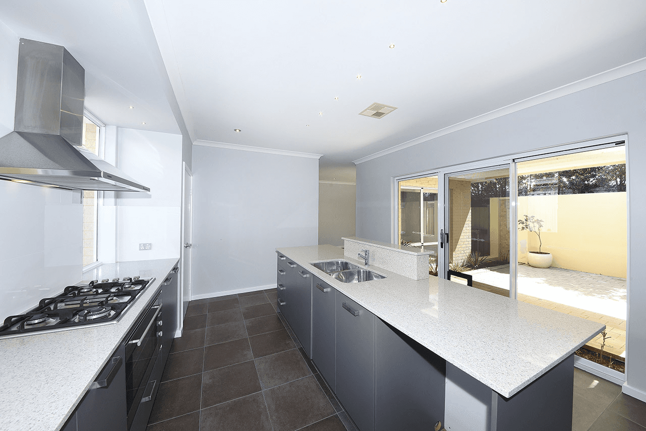 28 Hollington Boulevard, Alkimos, WA 6038